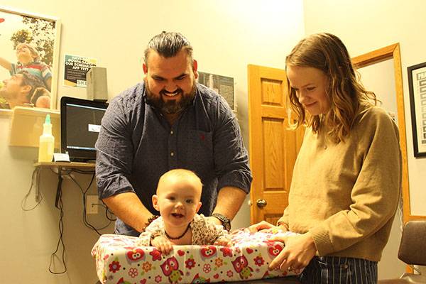 Chiropractor Sioux City IA Juan Munoz With Little Patient